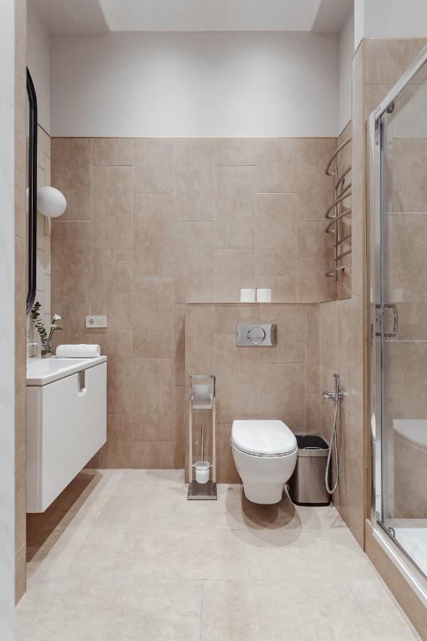 New! Luxury Apartment In The Center Of Odessa Overlooking Deribasovskaya Str. Low Price! Eksteriør billede