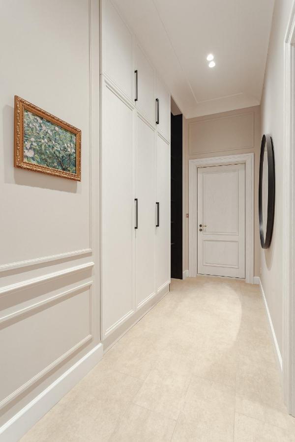 New! Luxury Apartment In The Center Of Odessa Overlooking Deribasovskaya Str. Low Price! Eksteriør billede