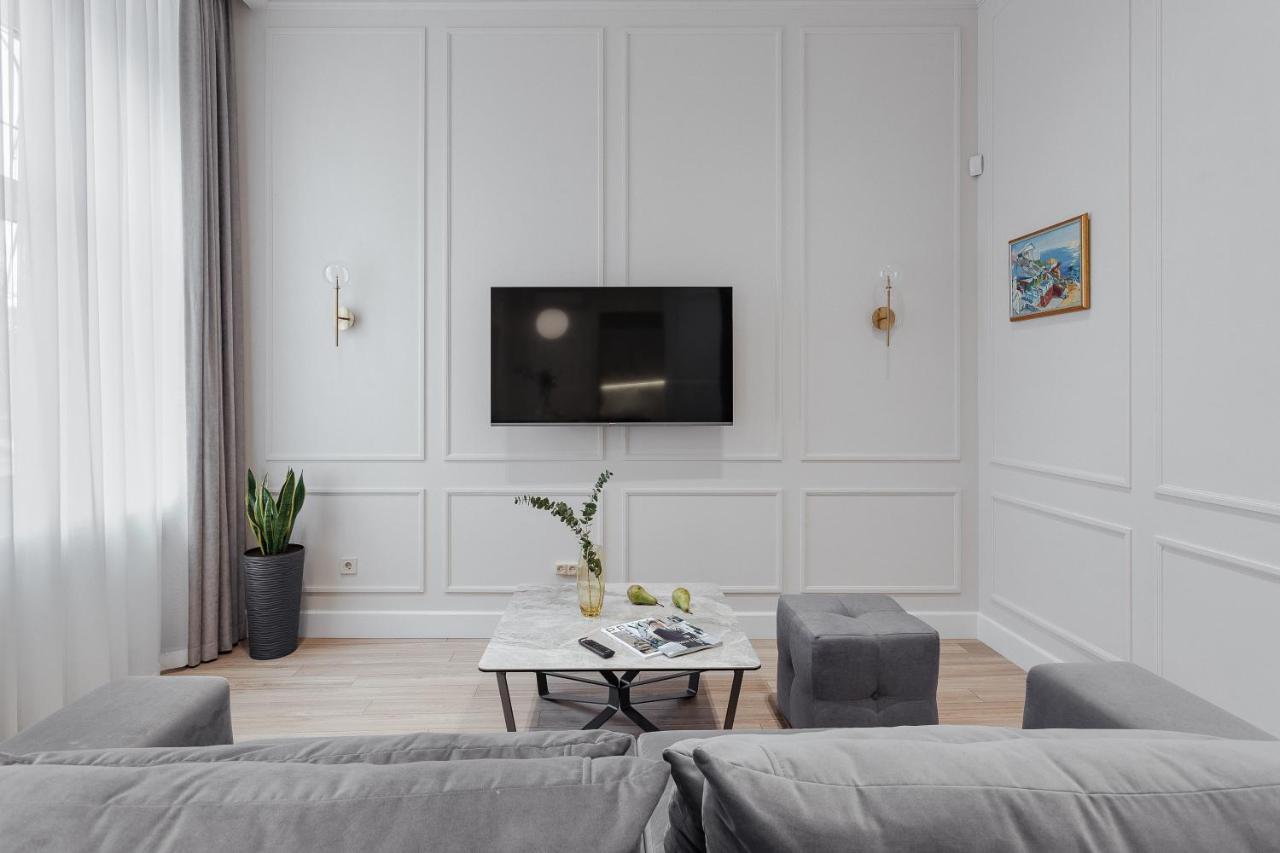 New! Luxury Apartment In The Center Of Odessa Overlooking Deribasovskaya Str. Low Price! Eksteriør billede